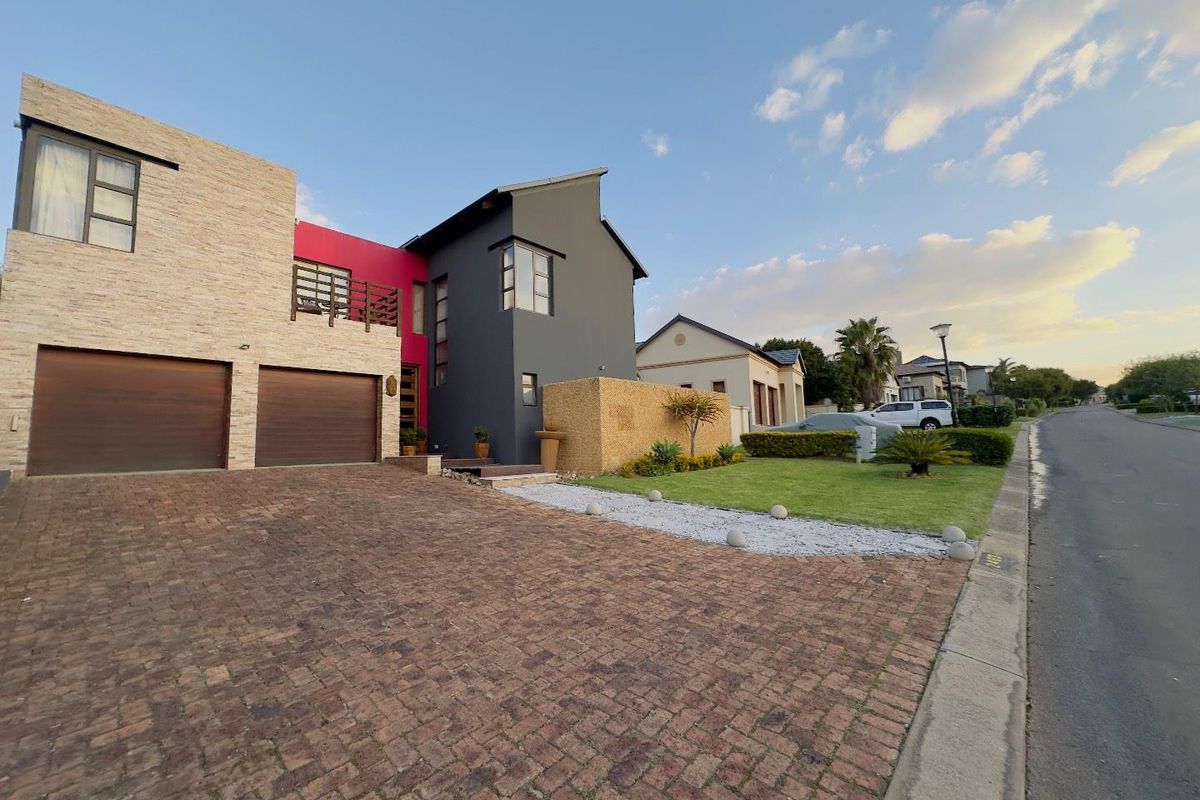 4 Bedroom House For sale in Valley View Estate - Photo 3