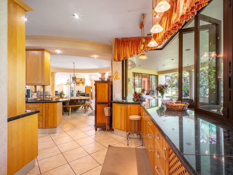 Elegant Home Overlooking the 18th Hole - Photo 5