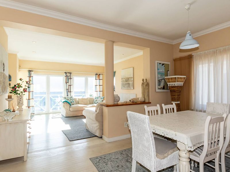 Spacious Coastal Villa – Ideal Lock-Up-and-Go or Permanent Residence - Photo 9