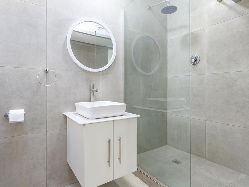 UNFURNISHED STUDIO APARTMENT - Photo 9