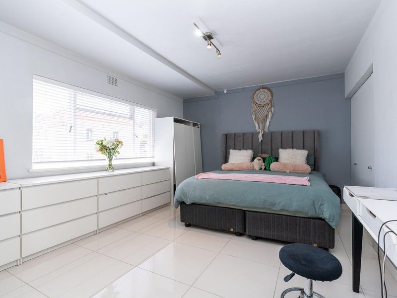Prime 2-Bedroom Apartment on Central St Johns Road - Photo 5