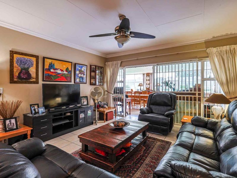 Investor’s Dream: Multi-Unit Property with Strong Rental Returns. - Photo 8