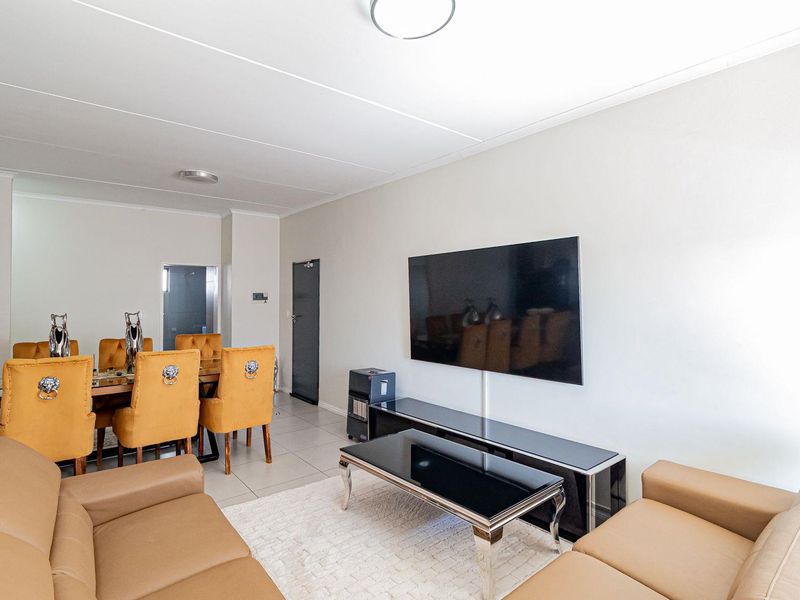Modern 3 Bedroom Apartment for Sale in 92 on New, Carlswald | R1 800 000 - Photo 6
