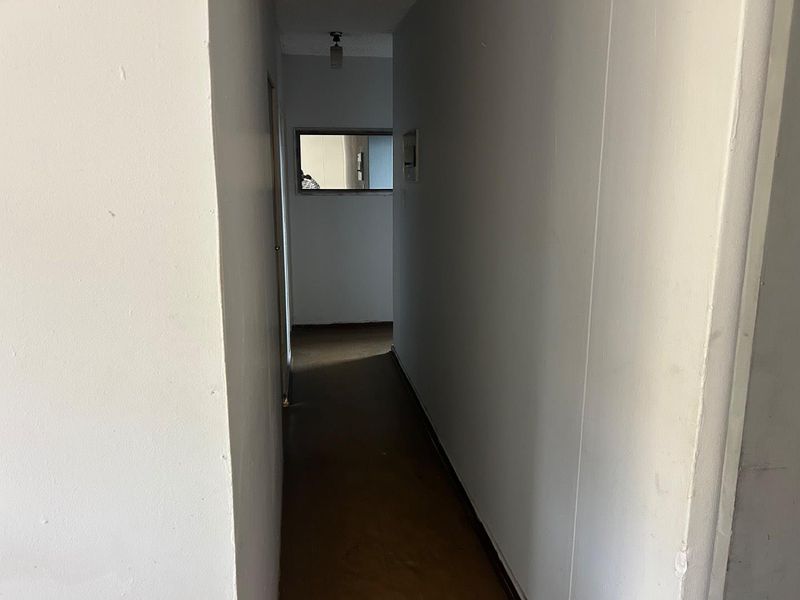 2 bedroom apartment in Pretoria west - Photo 4