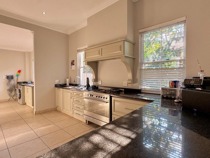 Spacious Family Home in Secure Mount Edgecombe Estate - Photo 8