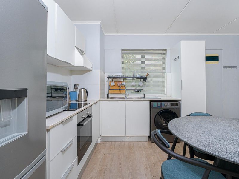 Secure Gem in the heart of Rondebosch - Photo 6