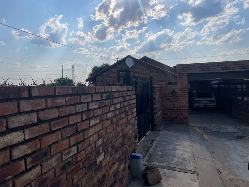 3 Bedroom house for sale in Nellmapius Ext1 - Photo 7