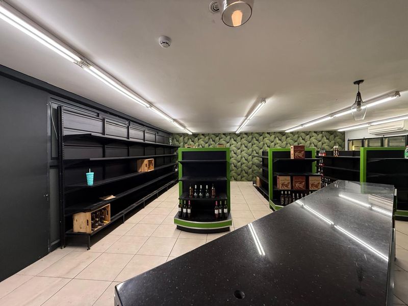 Prime Liquor Store Opportunity in The Parks Shopping Center, Parkwood - Photo 3