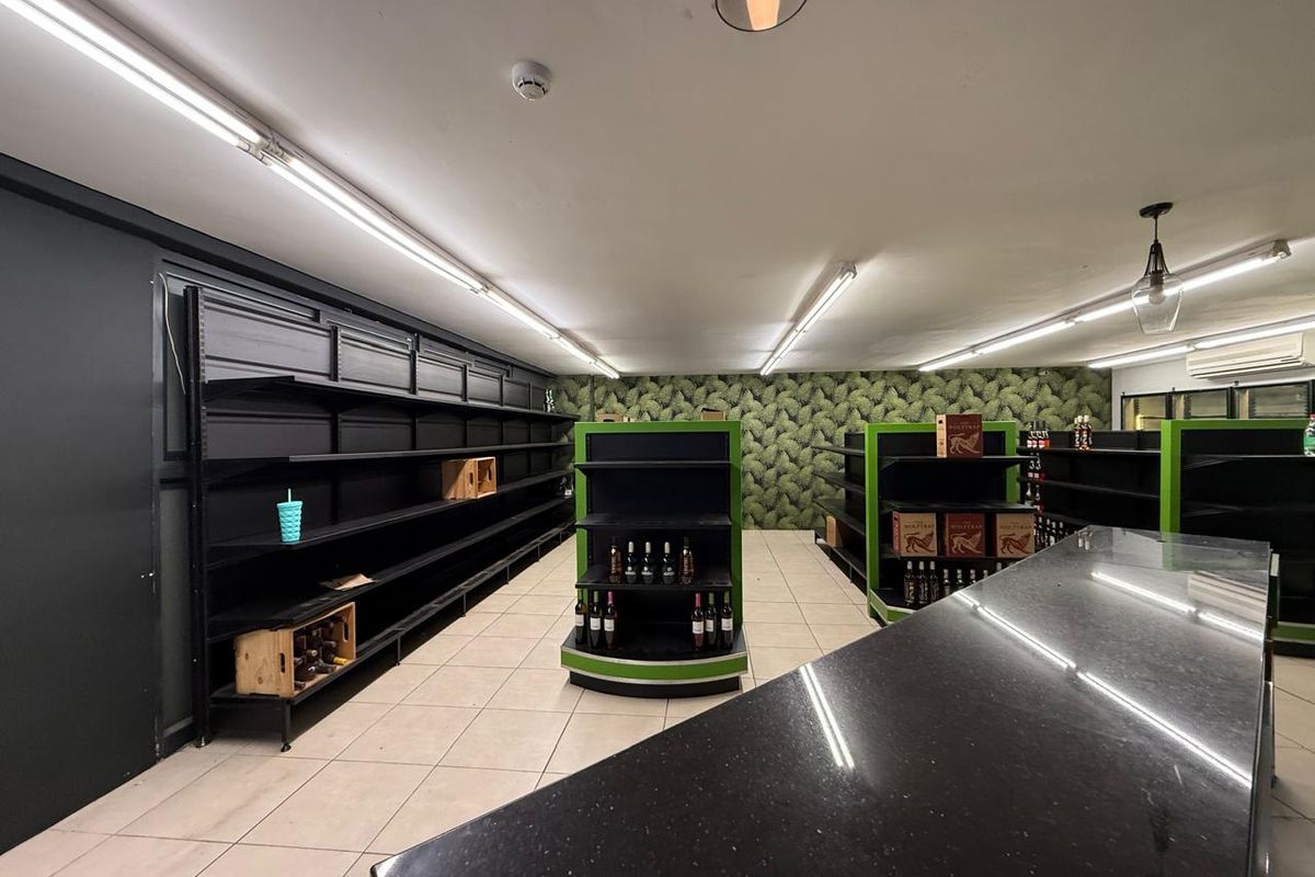 Prime Liquor Store Opportunity in The Parks Shopping Center, Parkwood - Photo 3