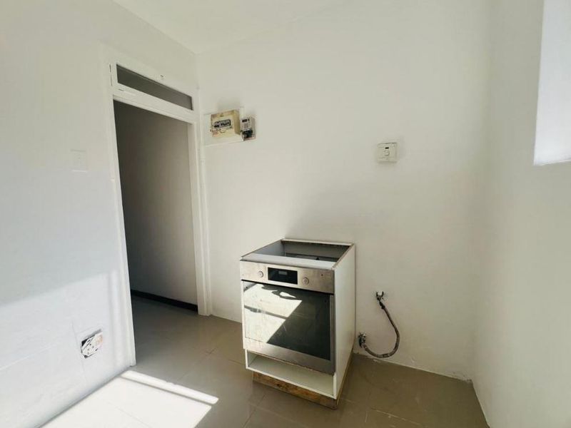 Newly renovated 2-Bedroom Apartment in the prime of South Beach for sale! Hurry this wont last! - Photo 8