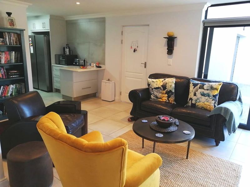 Neat apartment for sale in Island View - Photo 2