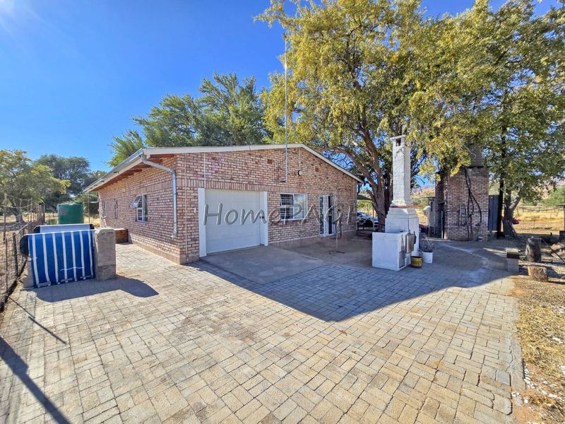 Usakos:  Smallholding close to Town is for Sale - Photo 2