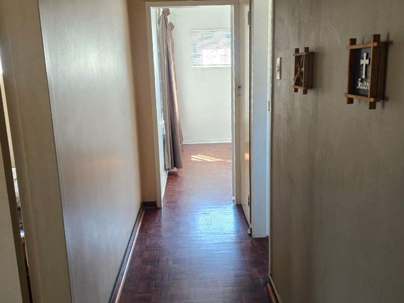 Beautiful family home and you can make her all yours! - Photo 10