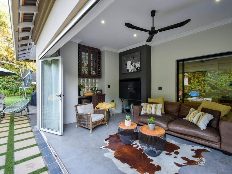 Stunning 5 Bedroom home where location is key! - Photo 9