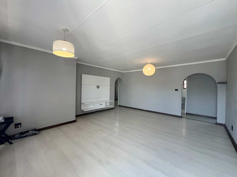 Hendra - Sunningdale 3 Bedroom simplex for Sale - Photo 5