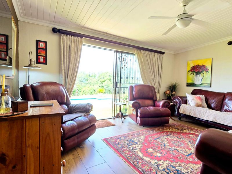 SPECTACULAR GUESTHOUSE WITH BREATHTAKING VIEWS FOR SALE IN BUFFELSHOEK MOOINOOI - Photo 3