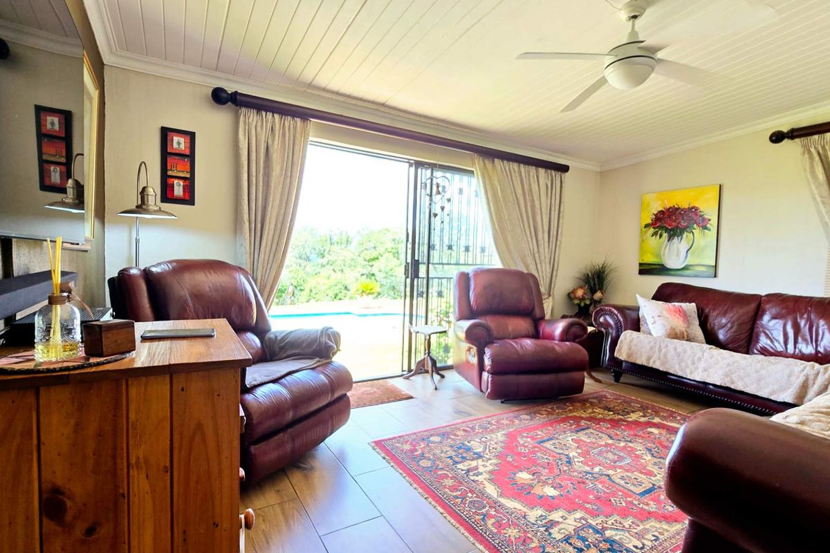 SPECTACULAR GUESTHOUSE WITH BREATHTAKING VIEWS FOR SALE IN BUFFELSHOEK MOOINOOI - Photo 3