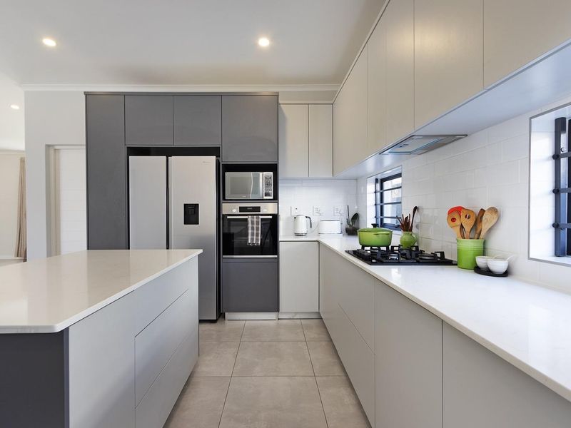 Charming Family Living in the Heart of Sandown - Photo 7