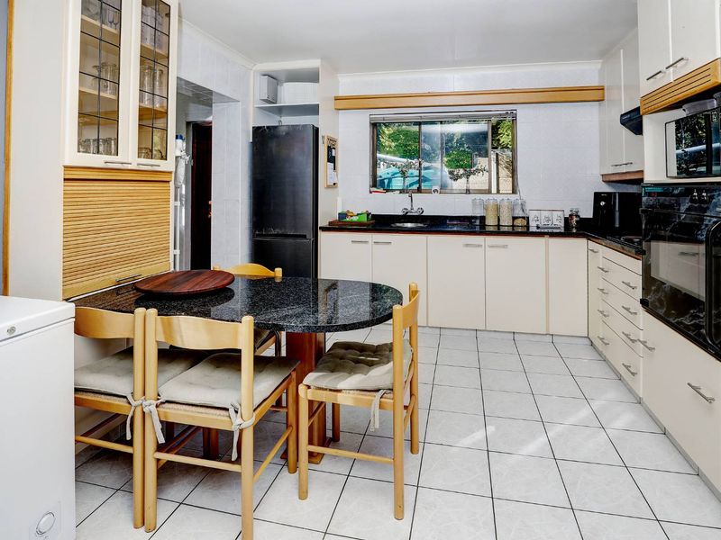 North facing! Panoramic Views! Tranquil and Secure Setting! - Photo 10