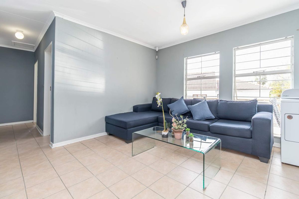 6 Bedroom House for Sale in Bloubosrand - Photo 5