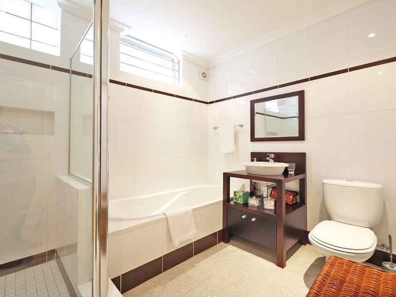 5 BEDROOM ARCHITECTURAL DREAM HOME IN PLATTEKLOOF - Photo 4