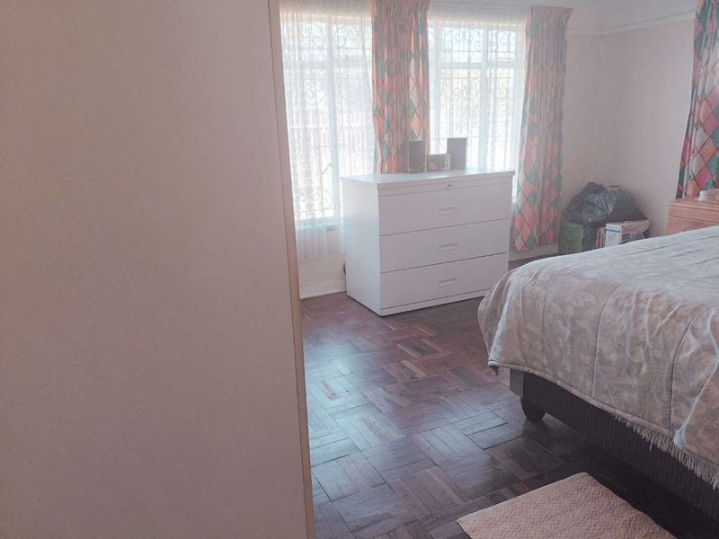Spacious 3-Bed Home with Huge Yard & Ample Parking! - Photo 10