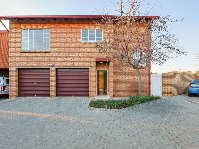 Modern 3-Bedroom Duplex in Secure Estate – Ideal for Families - Photo 2