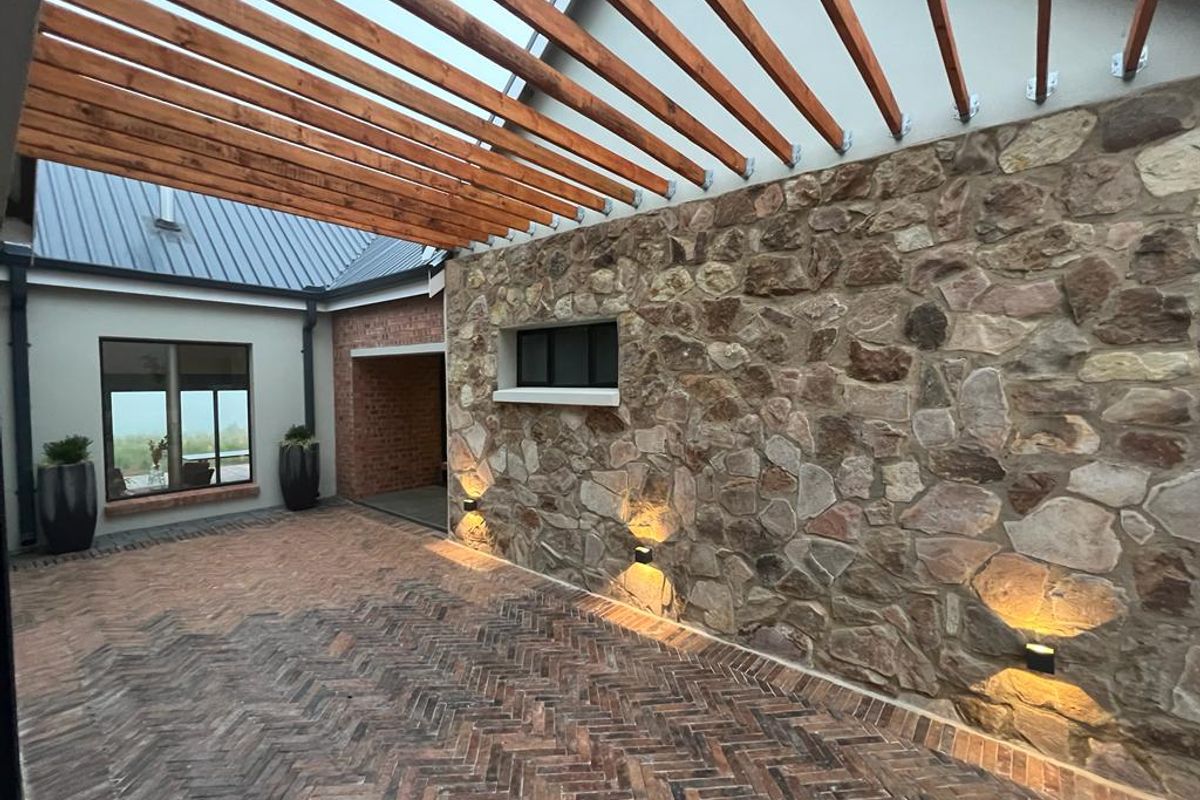 INCOME GERERATING HOME State of the art home in Highland Gate Golf  and Trout Estate - Photo 4