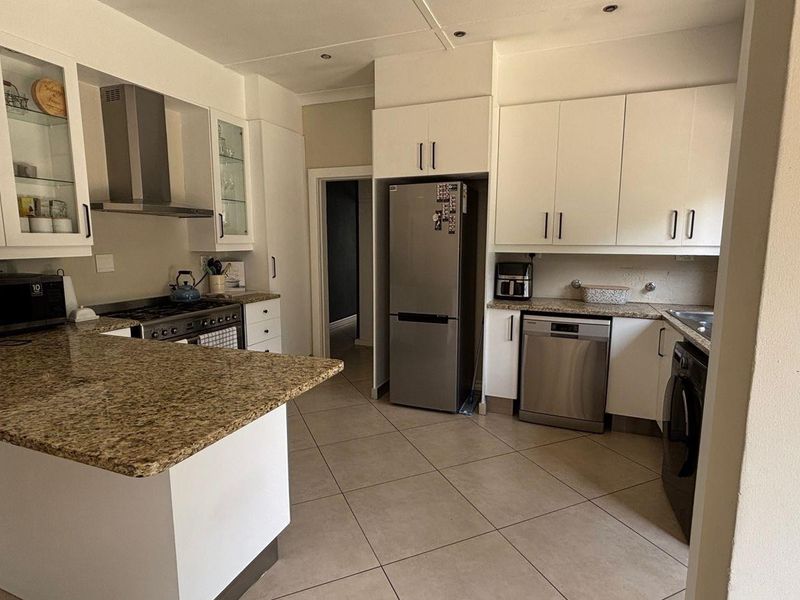 Spacious Home with Cottage, Pool & Top Security in Norwood - Photo 7