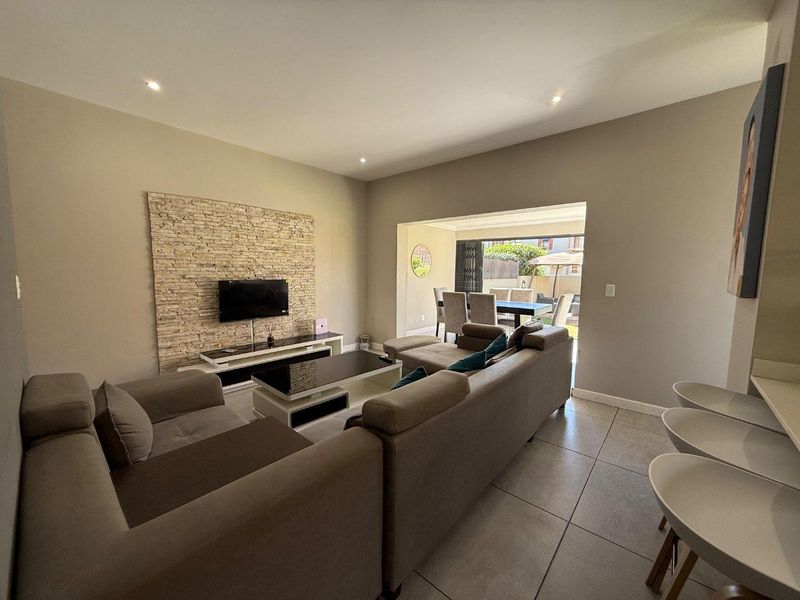 Exquisite Residence with Majestic Landscaped Garden and Exceptional Entertaining Spaces - Photo 7