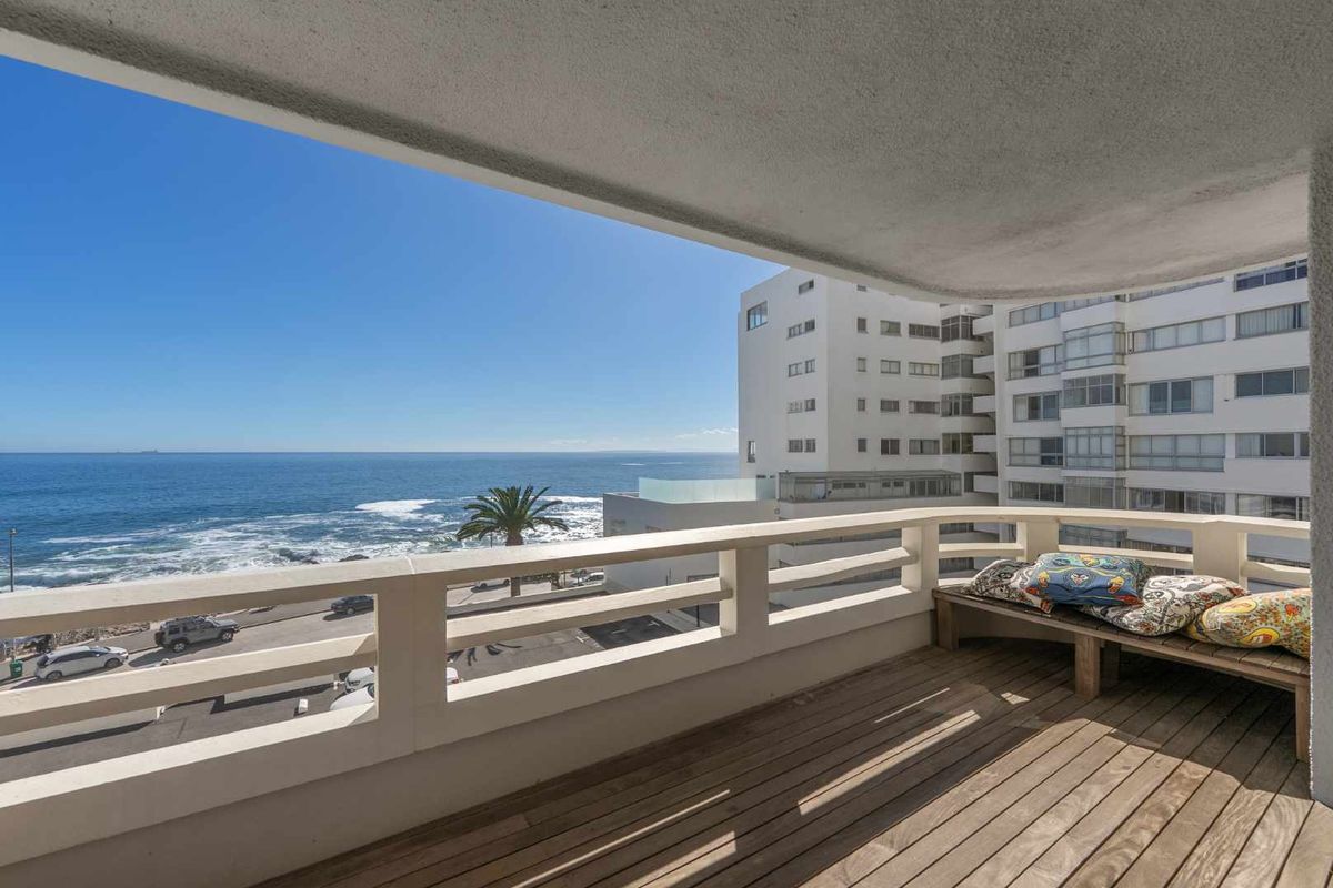 ELEVATED SEASIDE LIVING IN ICONIC OSTENDE - Photo 3
