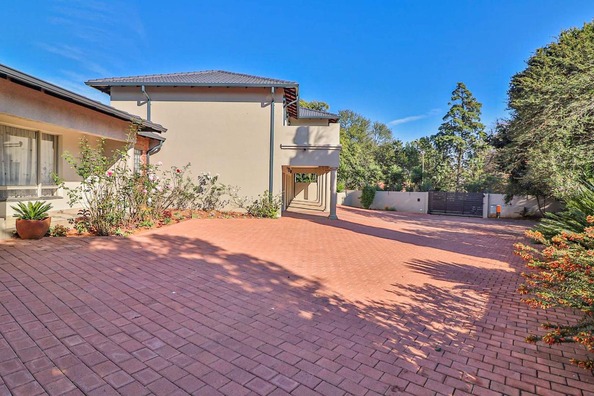 4 FOR THE PRICE OF 1  PLUS A STAND - Photo 3