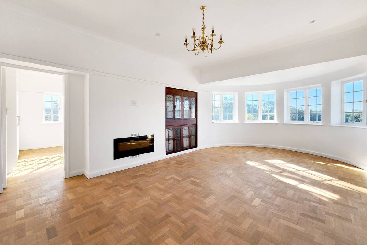 A rare find in Rondebosch - Photo 3