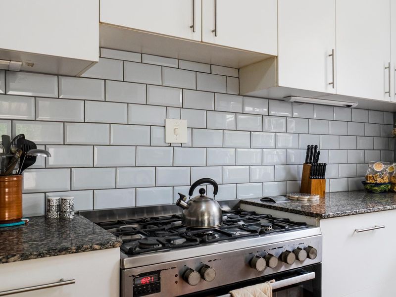 Spacious Family home - Photo 4