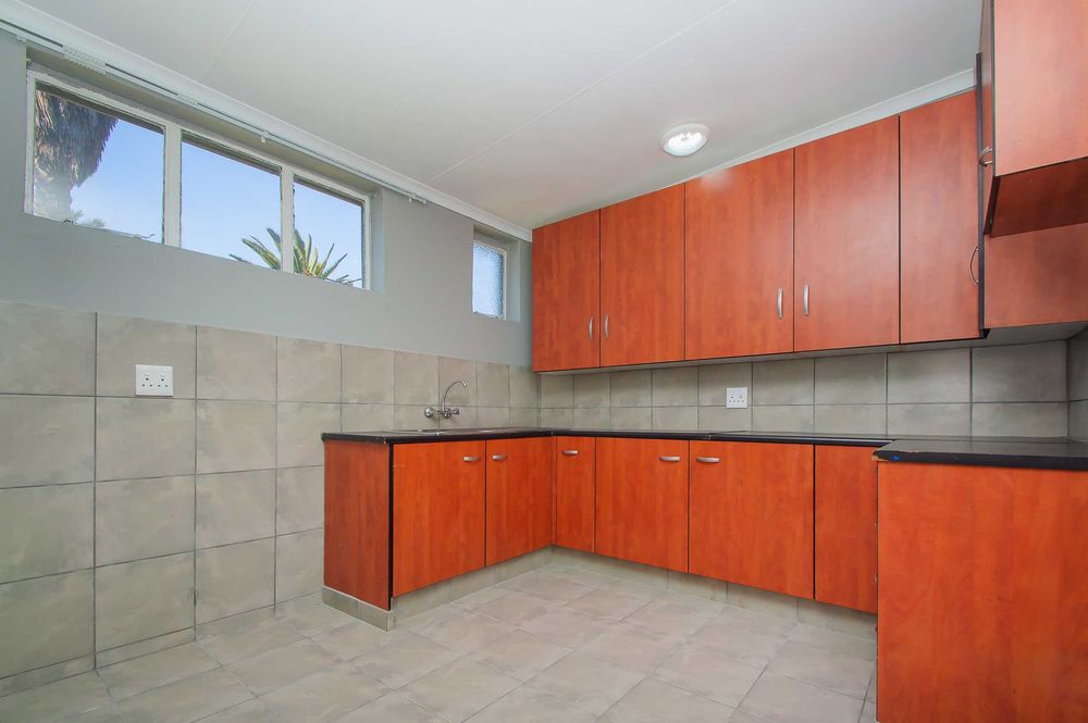 Large flatlet kitchen