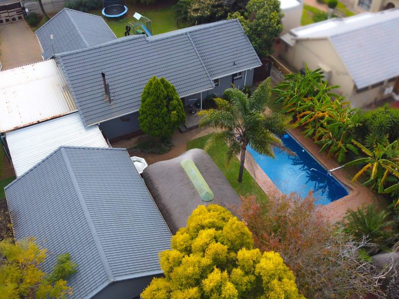 Comfortable Family Living in Prime Randhart – Space, Character & Potential - Photo 2