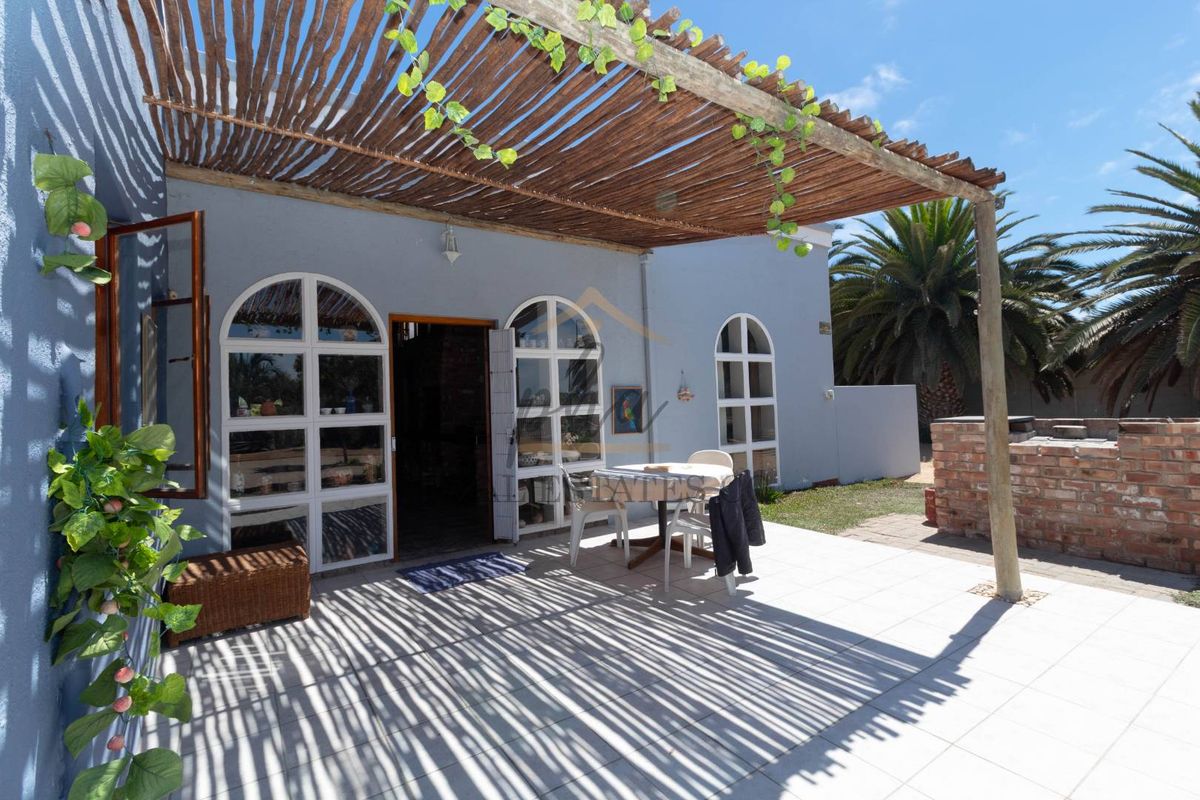 Well Priced Home - Photo 2