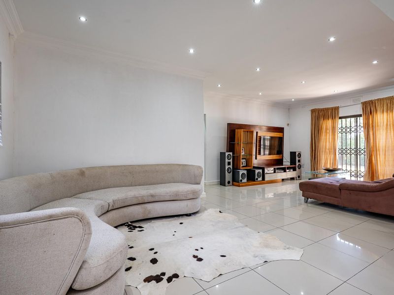 Discover this charming free-standing corner home nestled in the heart of New Germany, - Photo 5