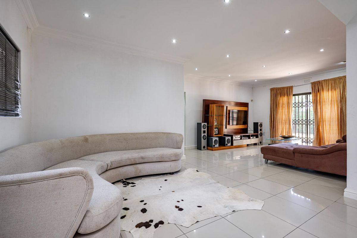 Discover this charming free-standing corner home nestled in the heart of New Germany, - Photo 5