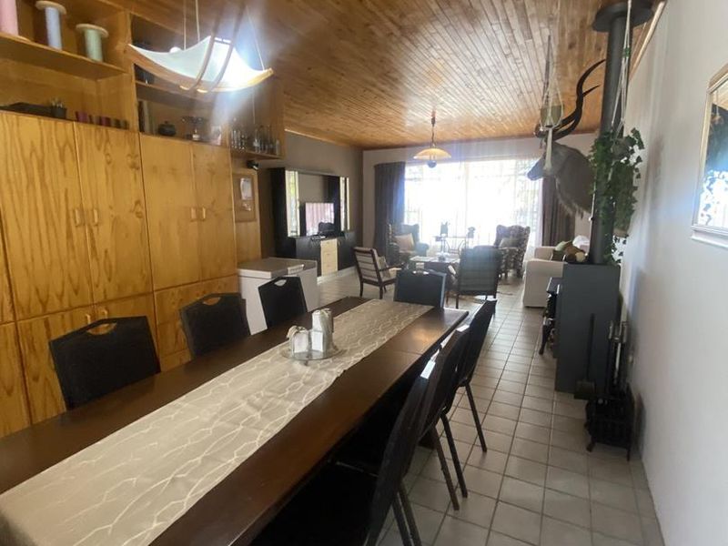 Walking distance from SA Embassy in Klein Windhoek. Live + earn in one! - Photo 9
