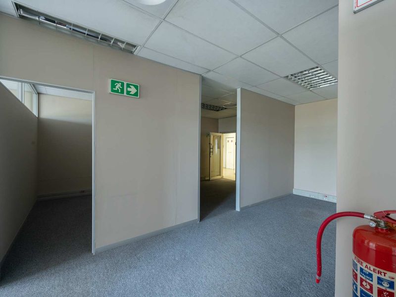 Office for sale in Ideal Location - Photo 3