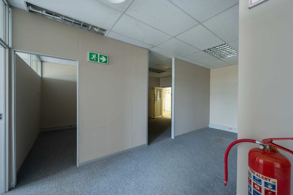 Office for sale in Ideal Location - Photo 3