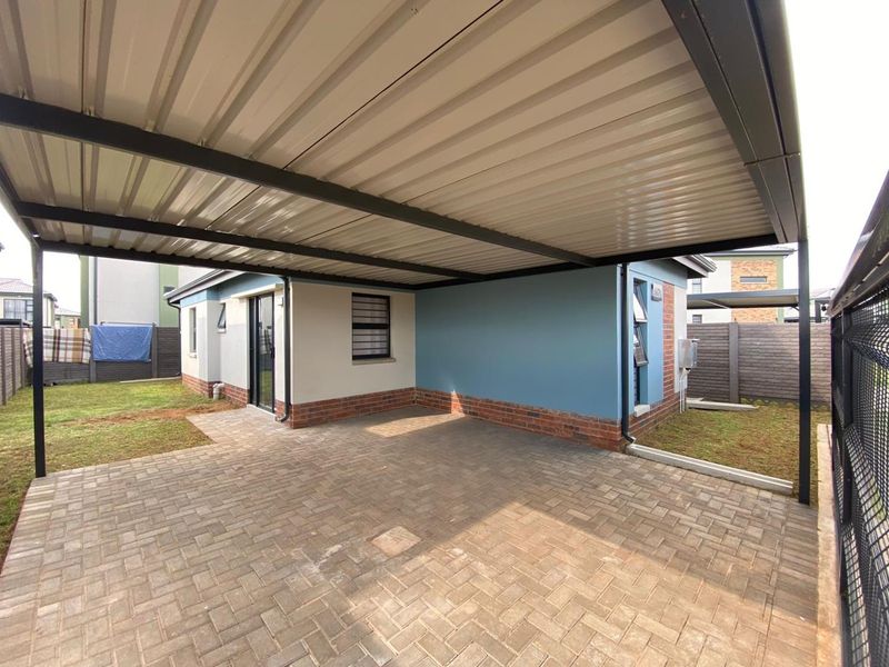 Modern 3-Bedroom Family Home in Sought-After Leopard’s Rest Security Estate - Photo 3