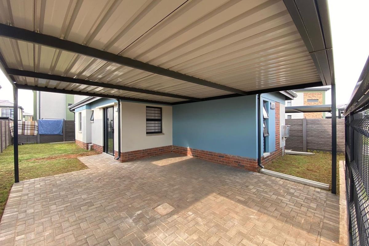 Modern 3-Bedroom Family Home in Sought-After Leopard’s Rest Security Estate - Photo 3