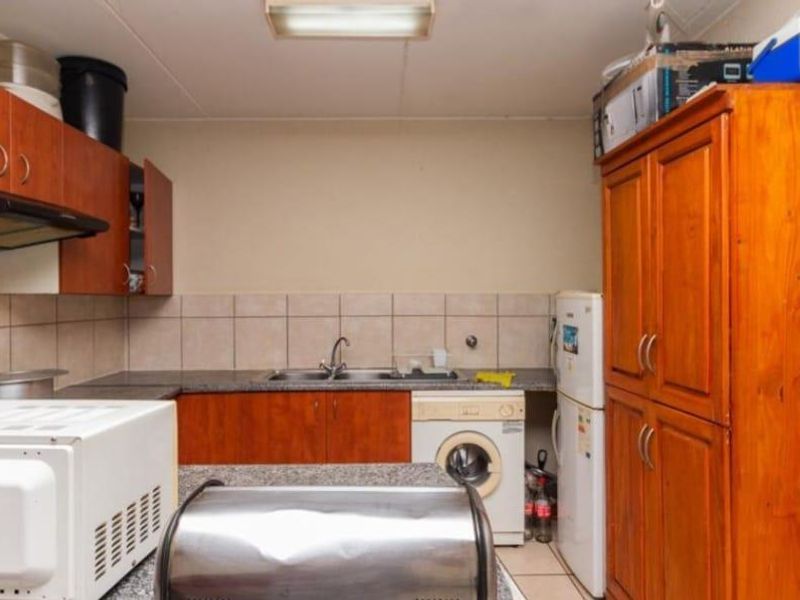 2 Bedroom Apartment for Sale in Pebble Falls - Photo 4