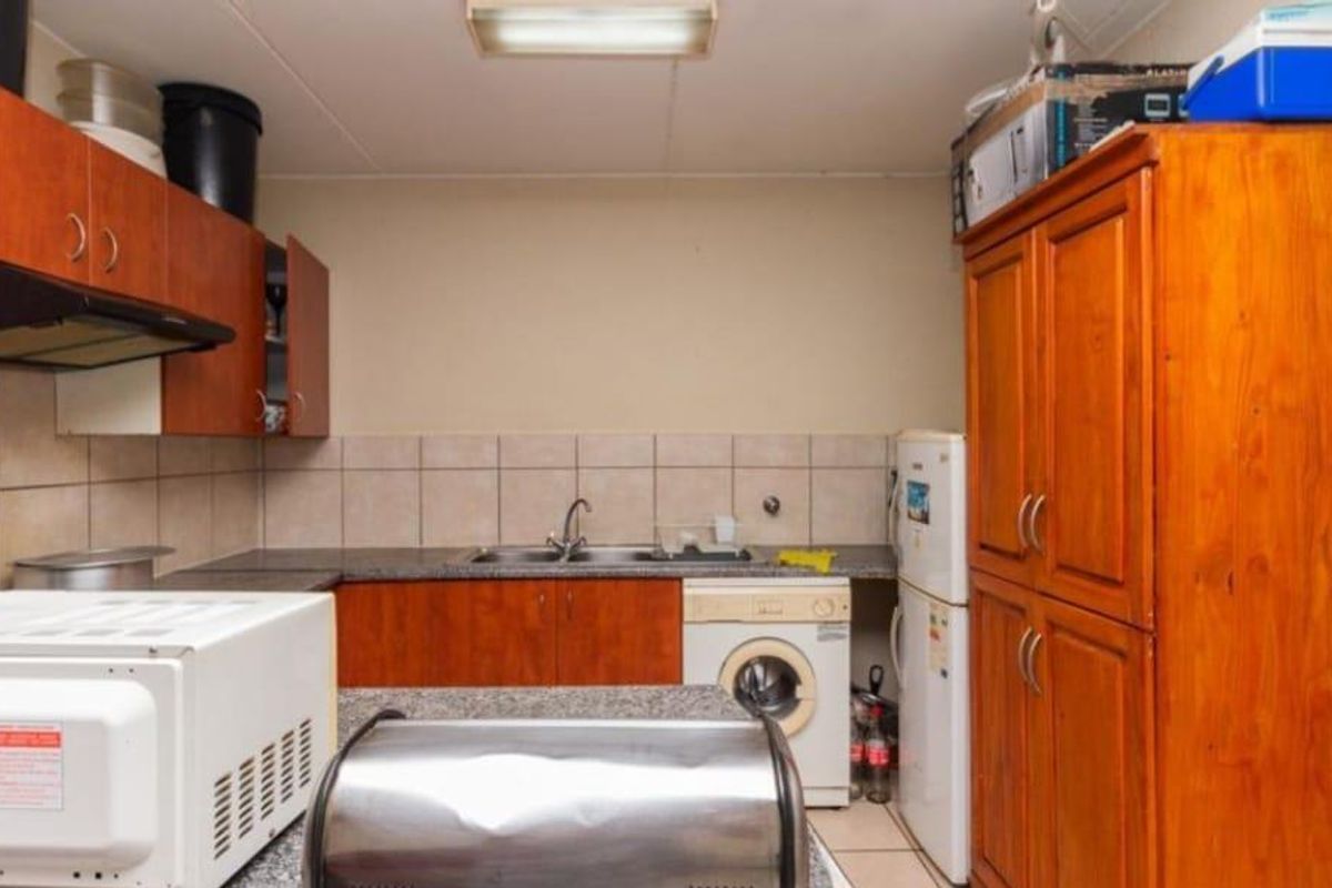 2 Bedroom Apartment for Sale in Pebble Falls - Photo 4