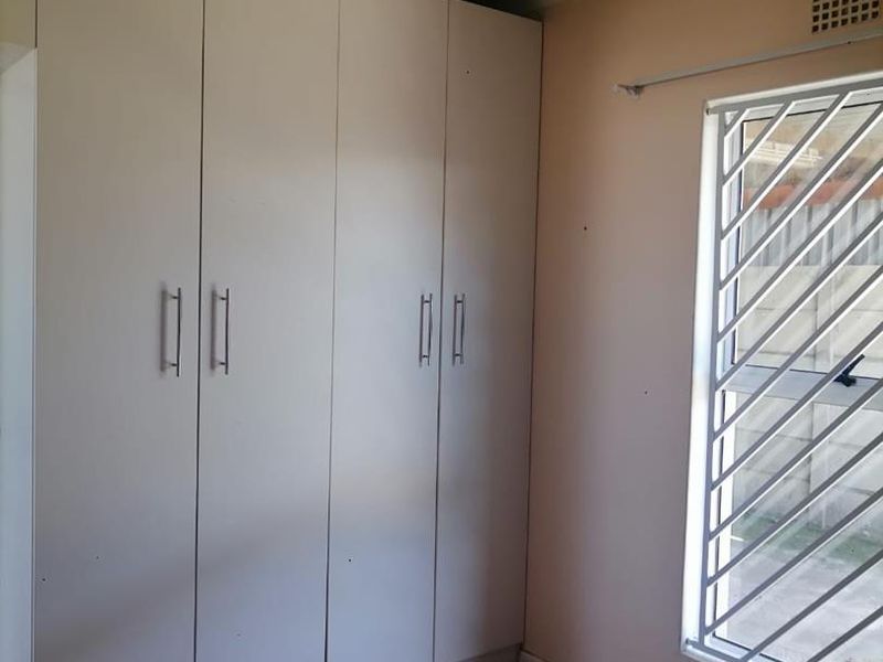 2-Bedroom Home in Weltevreden Valley, Mitchell's Plain - Photo 9