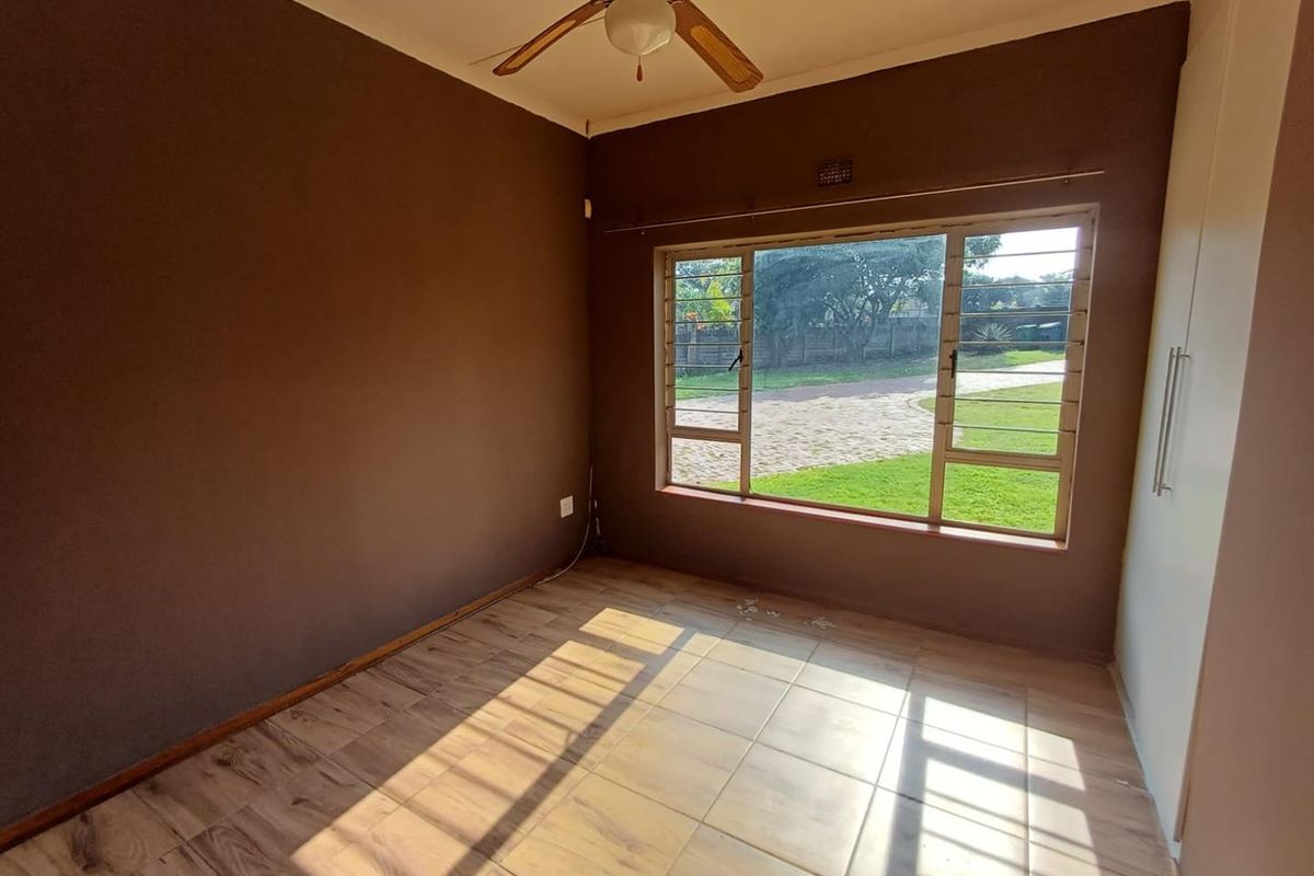 SPACIOUS HOUSE FOR SALE - Photo 5