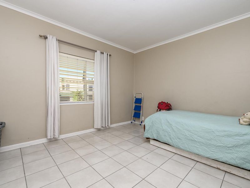 Serious Seller! A Rare Find! THREE Beds plus Garage and Parking close to Beach! - Photo 9