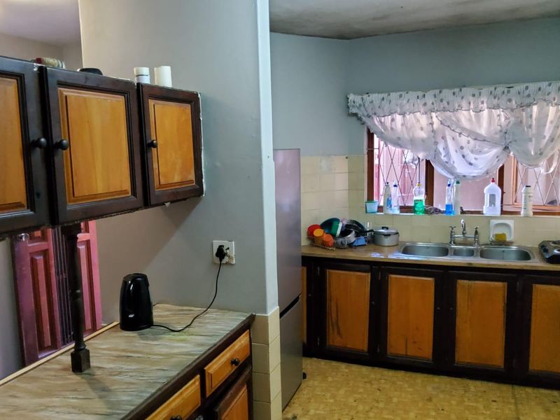Charming  2 bedroom Family Townhouse in secure Prime Location - Photo 5